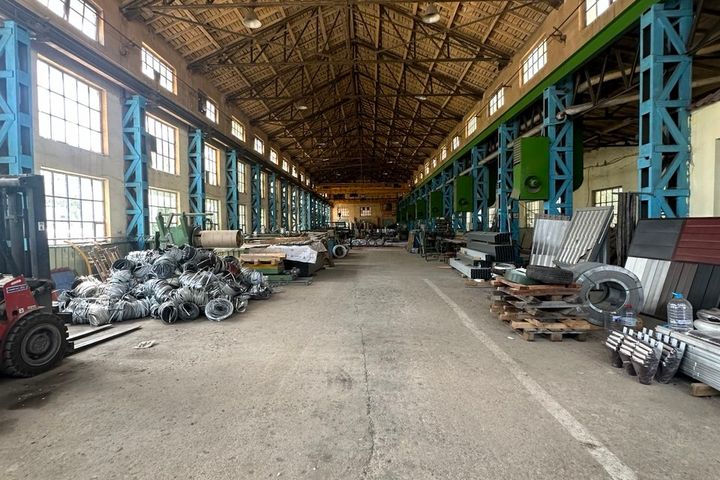 Производствено-складова база под наем с площ 1050 кв.м