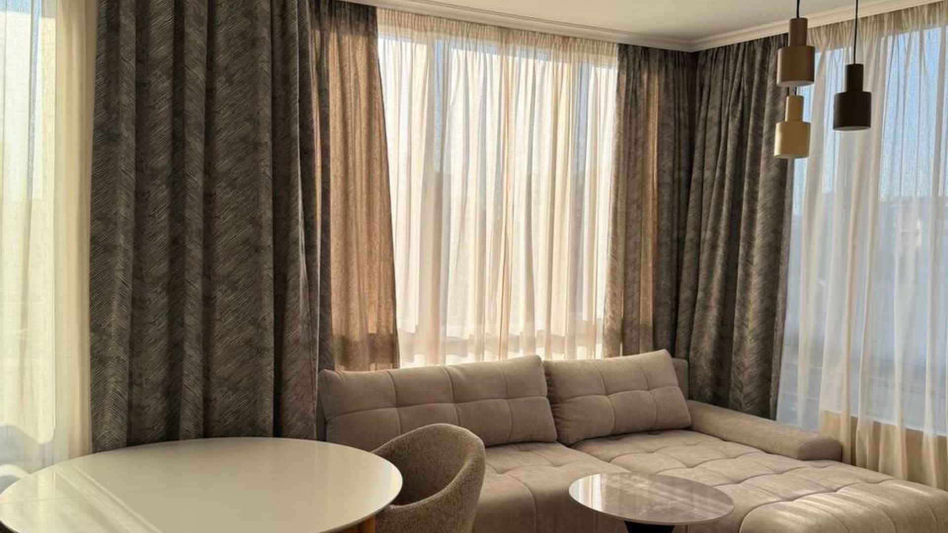 Brand new three-room apartment for rent in residential area Youth 1A