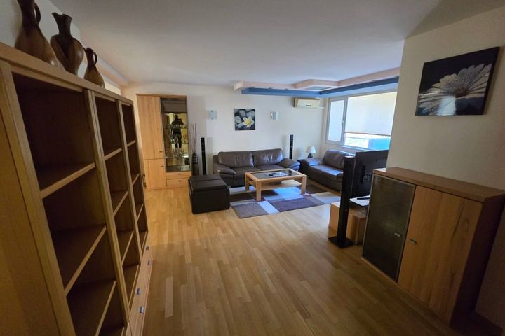 Spacious 4-room apartment with 3 terraces in Lozenets, next to Park Center