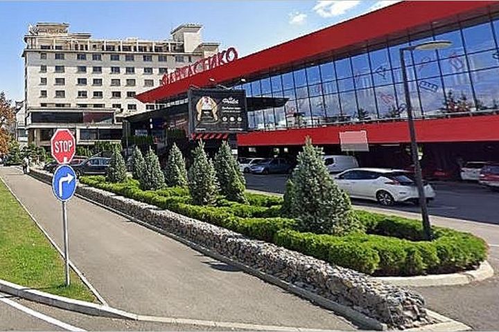 Representative commercial outlet in Dianabad district - Student town